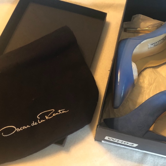 Oscar de la Renta Sabrina Pump - Picture 2 of 16
